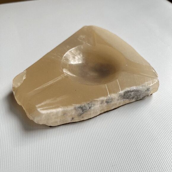 Vintage Natural Edge Carved Onyx Dish / Ashtray with Suede Backing - Picture 4 of 6